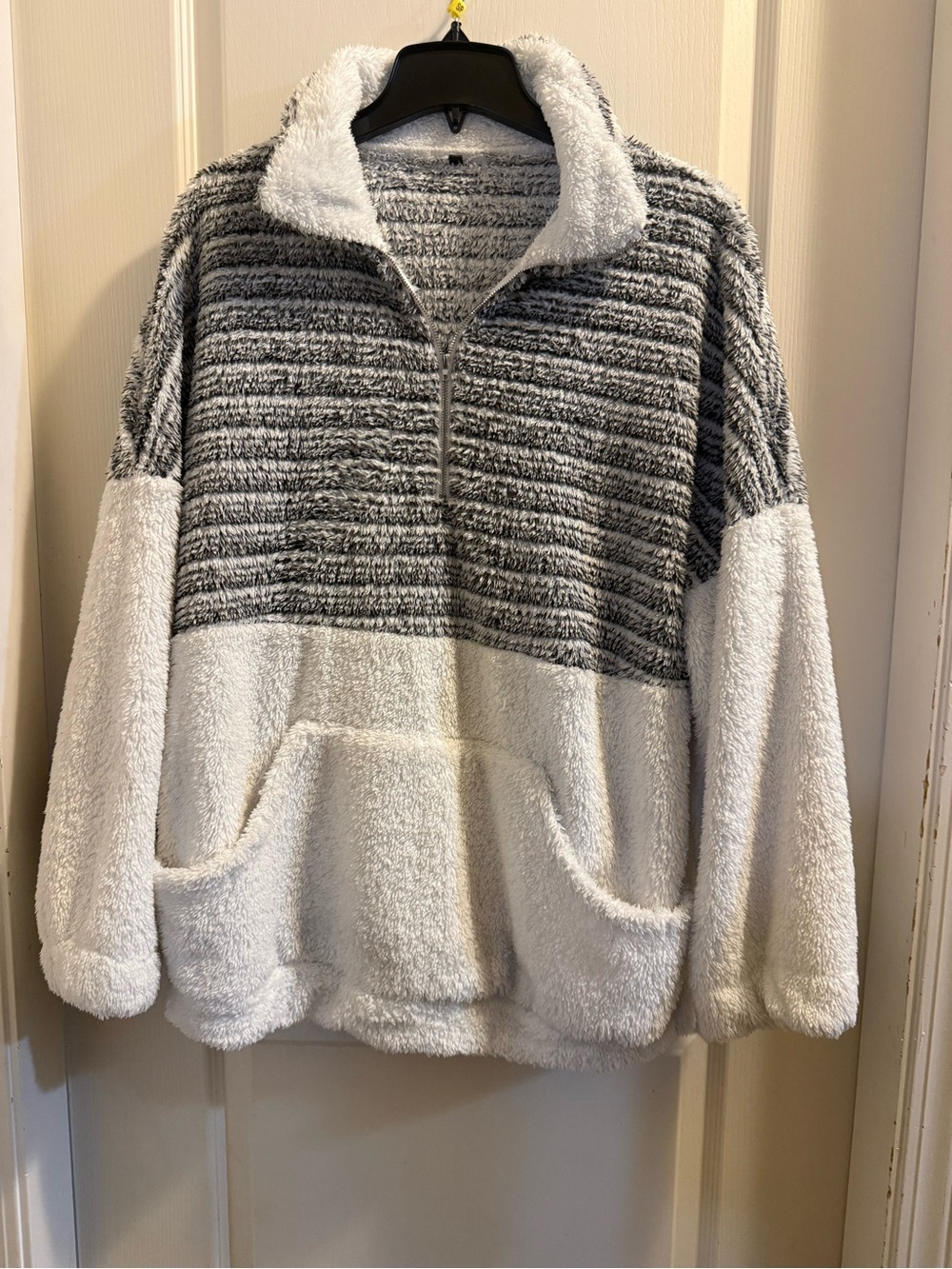 Cozy Oversized Half-Zip Sherpa Pullover Sweater - White & Gray/Black